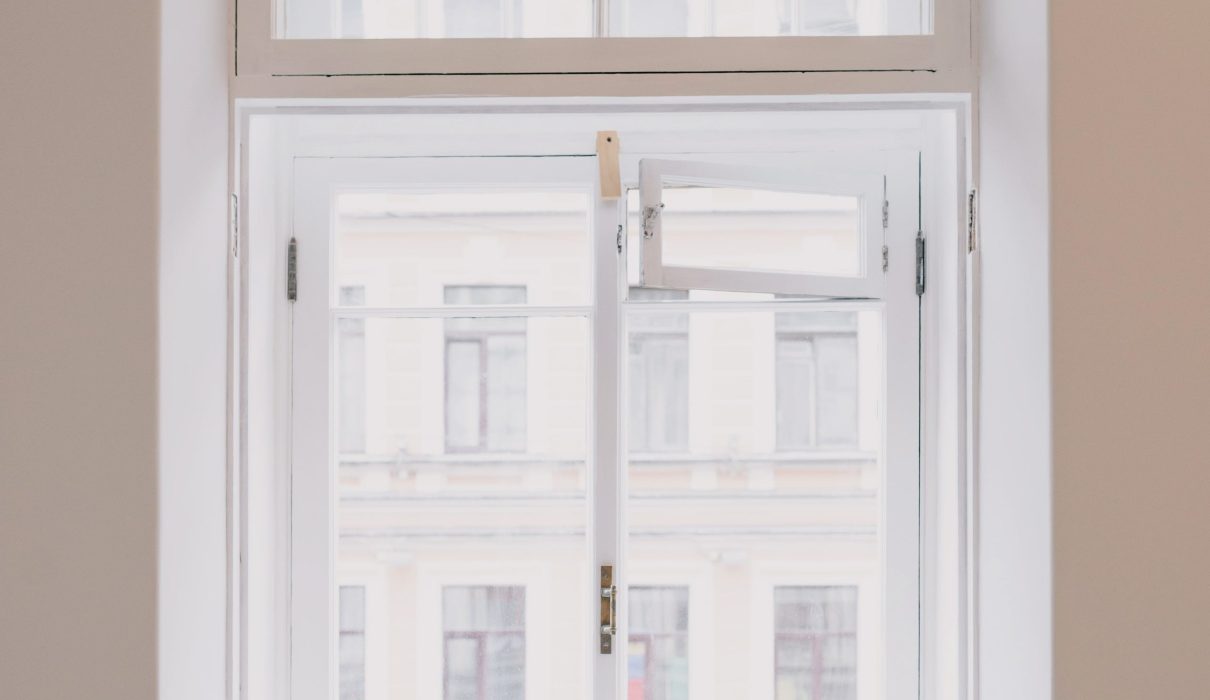 Window Treatments 101: Choosing the Right Blinds, Curtains, and Shades for Your Windows