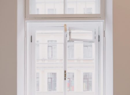 Window Treatments 101: Choosing the Right Blinds, Curtains, and Shades for Your Windows