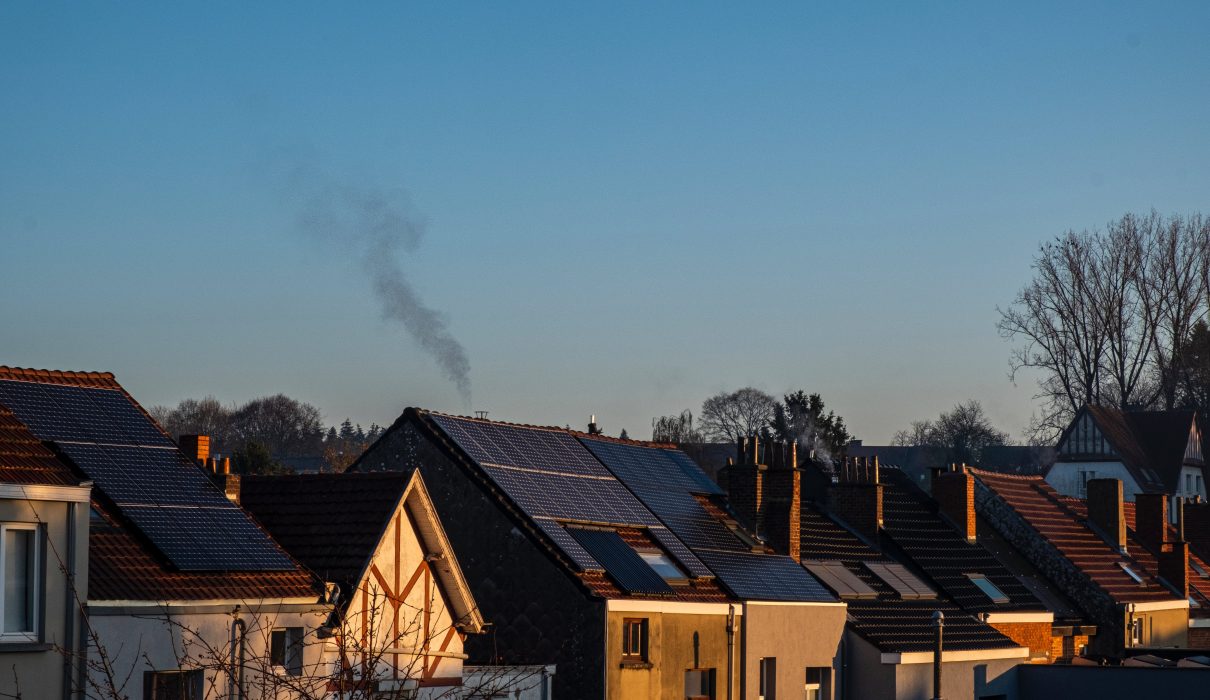 The Solar Shift: Navigating Insurance in the Age of Renewable Energy
